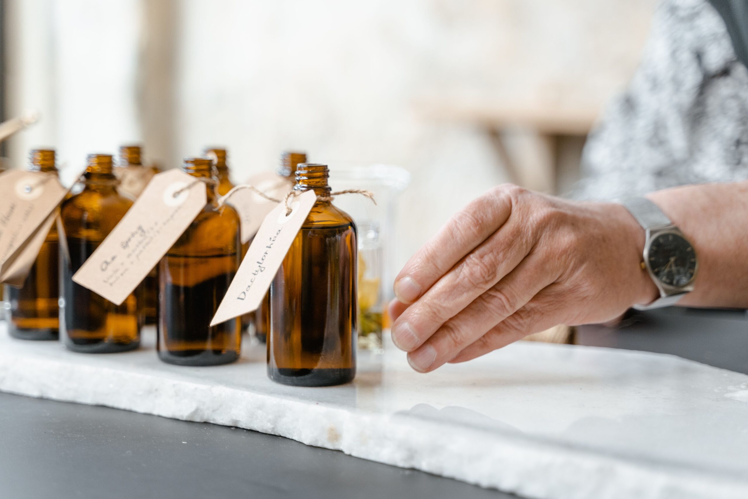 Top Perfume Oil Manufacturers in Dubai, UAE